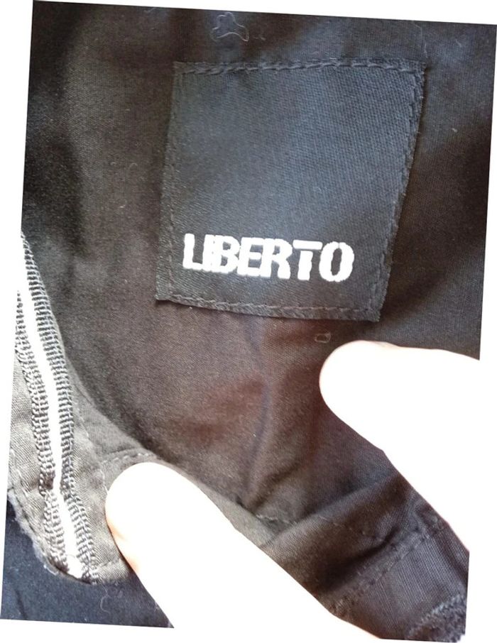 Chemise garçon taille 14 ans - photo numéro 4