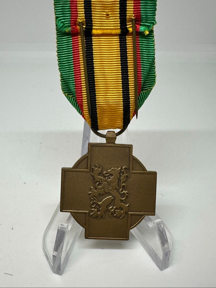 510-Médaille du Combattant militaire  de la Guerre 1940-1945, - photo numéro 6