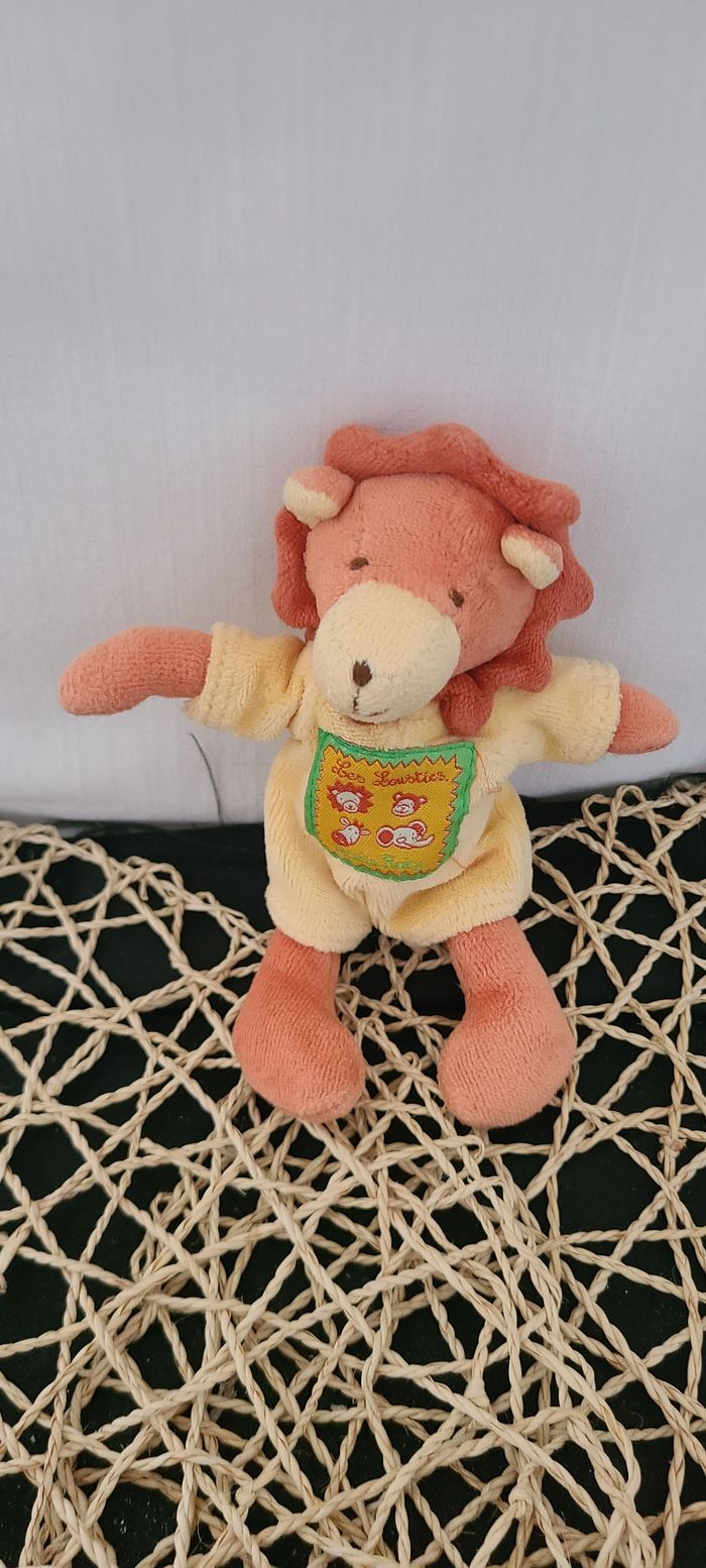 Mini Doudou Lion Les loustics Moulin Roty - photo numéro 4
