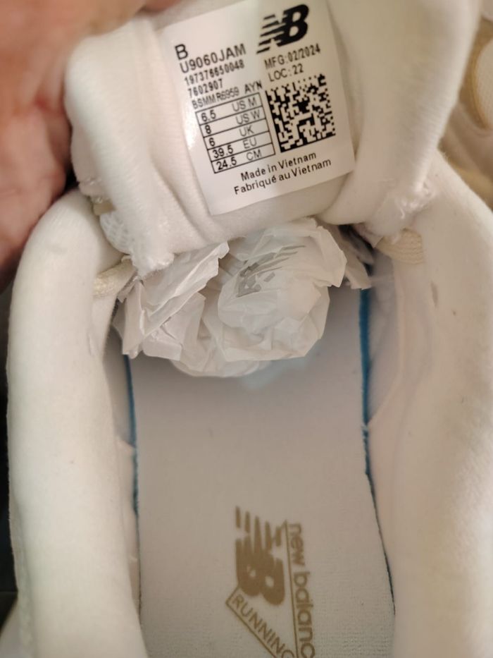 New Balance 9060 taille 39.5 - photo numéro 9