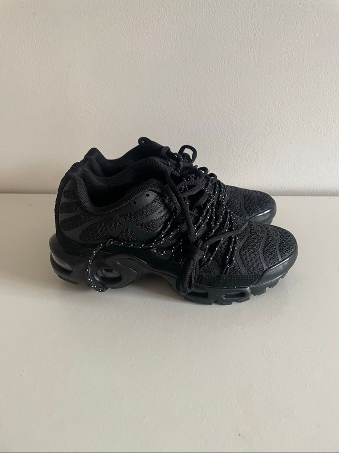 Nike Taille 37 - photo numéro 2