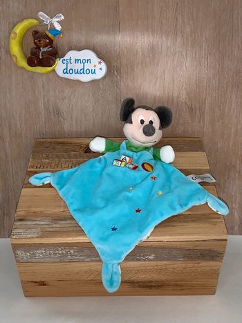DY63 Doudou Mickey
