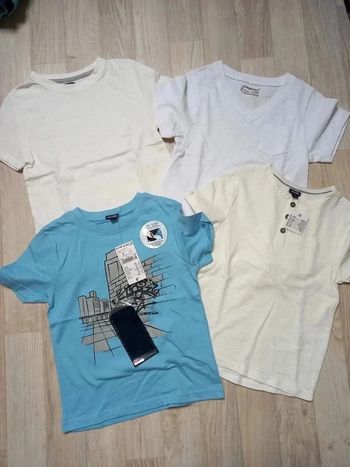 Lot de 4 tee-shirts neufs