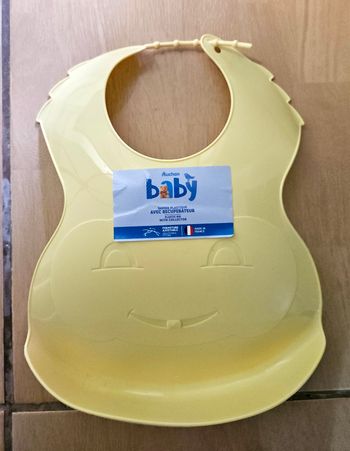 Bavoir plastique neuf