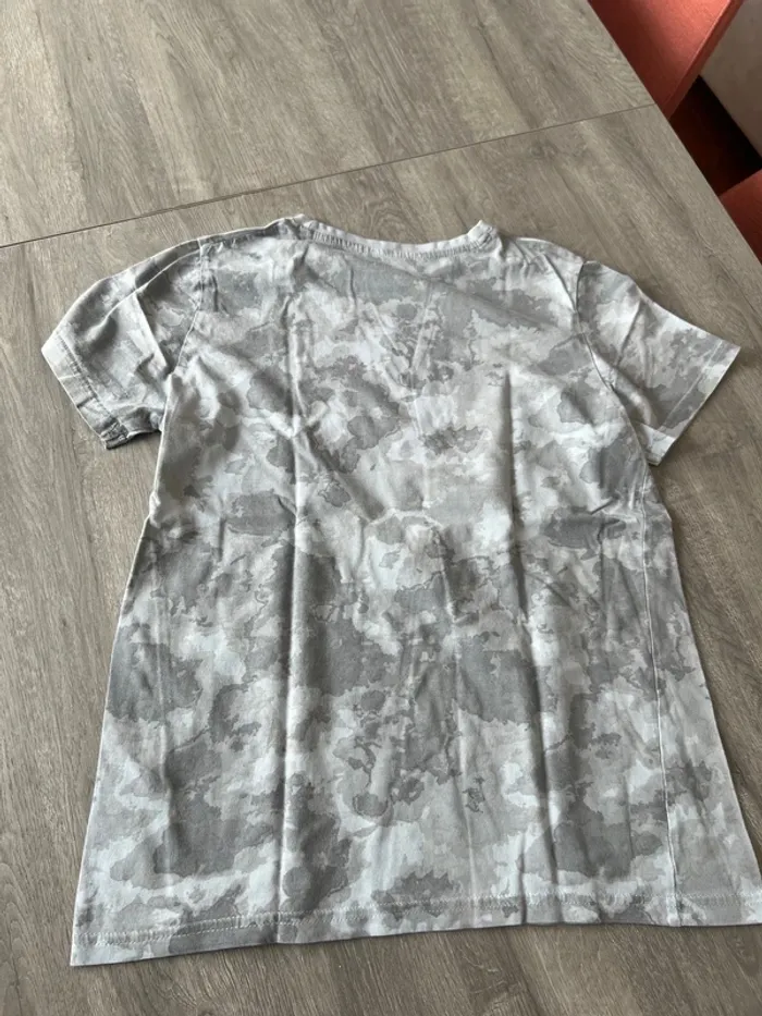 T-shirt primark taille 12-13 ans - photo numéro 3