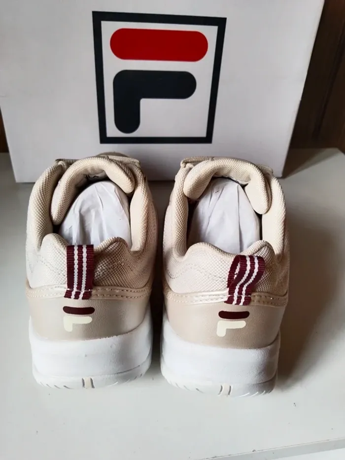 Magnifique paire de baskets sneakers femme  marque Fila pointure 37 - photo numéro 8