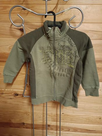 4. Sweat zippé Esprit 116/122 6-7ans