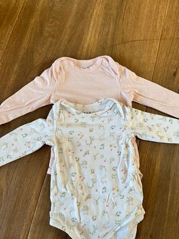 Lot de de bodies 6mois